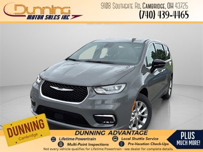 New 2025 Chrysler Pacifica Select