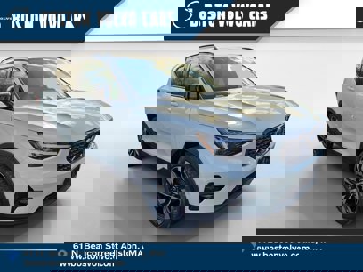 New 2025 Volvo XC40 B5 Plus w/ Protection Package Premier