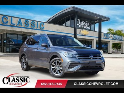 Used 2022 Volkswagen Tiguan SE w/ Panoramic Sunroof Package