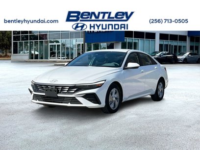 New 2025 Hyundai Elantra SE