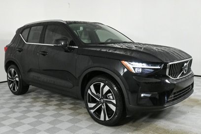 New 2025 Volvo XC40 B5 Ultra w/ Protection Package