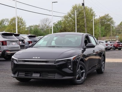 New 2025 Kia K4 LXS