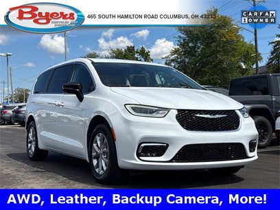 Used 2024 Chrysler Pacifica Touring-L