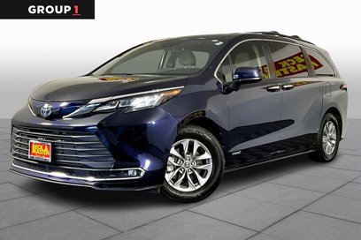 Used 2021 Toyota Sienna XLE
