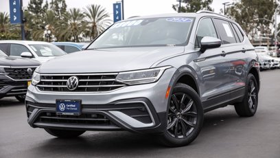 Certified 2024 Volkswagen Tiguan SE