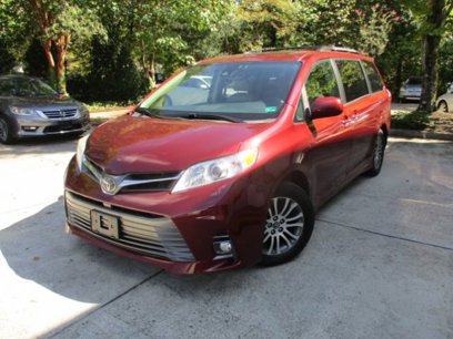 Used 2018 Toyota Sienna XLE