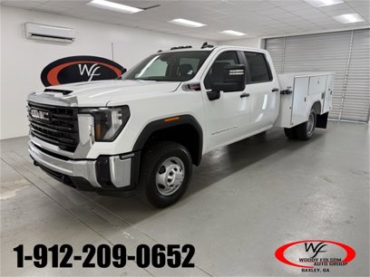 New 2025 GMC Sierra 3500 Pro w/ Convenience Package