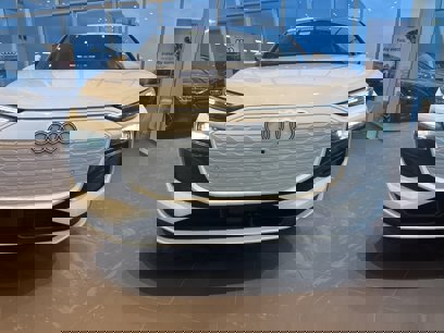 New 2025 Audi Q6 e-tron Premium Plus