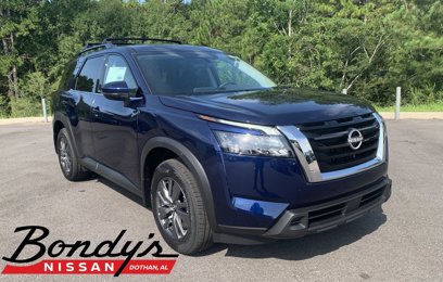 New 2025 Nissan Pathfinder SV