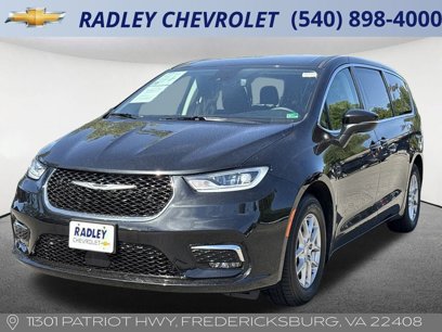 Used 2023 Chrysler Pacifica Touring-L