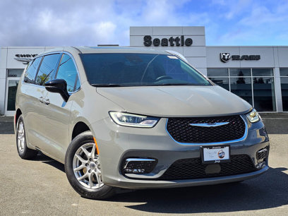 New 2025 Chrysler Pacifica Select