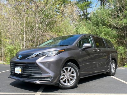 Used 2022 Toyota Sienna LE