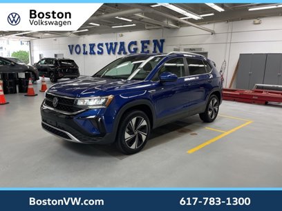 Certified 2024 Volkswagen Taos SE w/ Panoramic Sunroof Package
