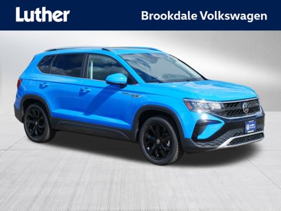 Certified 2022 Volkswagen Taos SE w/ Panoramic Sunroof Package