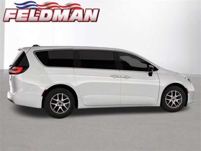 New 2026 Chrysler Pacifica Select
