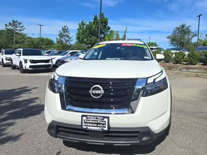Used 2024 Nissan Pathfinder SV