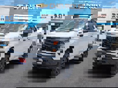 New 2025 Chevrolet Silverado 1500 Custom Trail Boss w/ Dark Appearance Package
