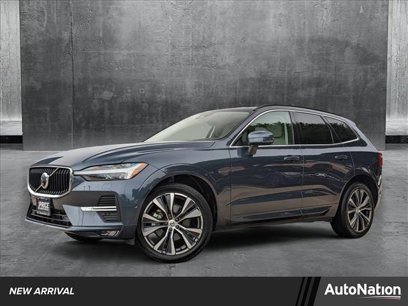 Used 2022 Volvo XC60 B5 Momentum w/ Advanced Package