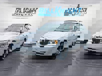 Used 1999 Lincoln Town Car Signature