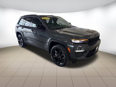 New 2025 Jeep Grand Cherokee Limited w/ Black Appearance Package
