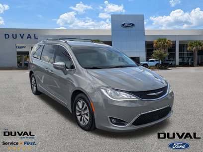 Used 2020 Chrysler Pacifica Limited w/ Advanced Safetytec Group