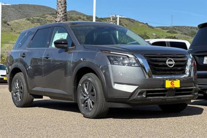 New 2025 Nissan Pathfinder S
