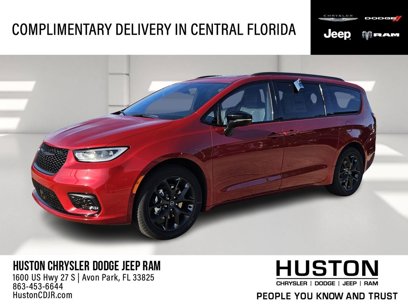 New 2025 Chrysler Pacifica Limited