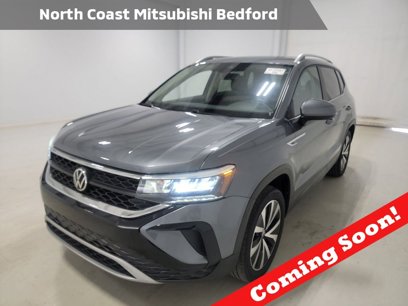 Used 2022 Volkswagen Taos SE w/ Panoramic Sunroof Package