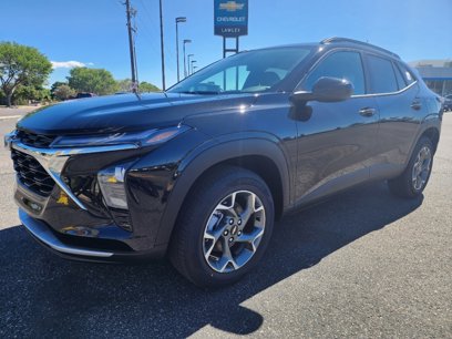 New 2025 Chevrolet Trax LT w/ Driver Confidence Package