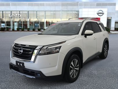 Certified 2022 Nissan Pathfinder SL