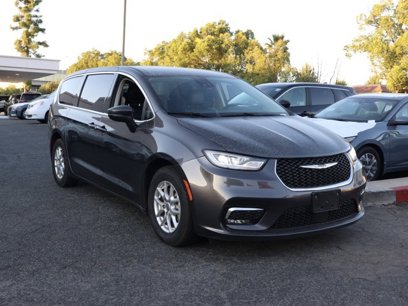 Used 2023 Chrysler Pacifica Touring-L
