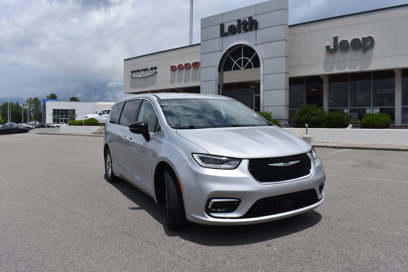 Used 2024 Chrysler Pacifica Touring-L