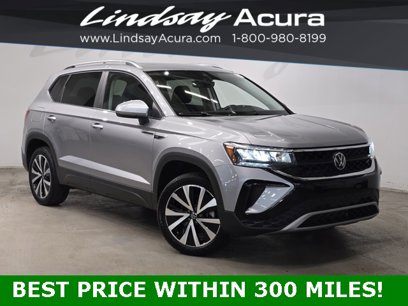 Used 2023 Volkswagen Taos SE w/ Panoramic Sunroof Package