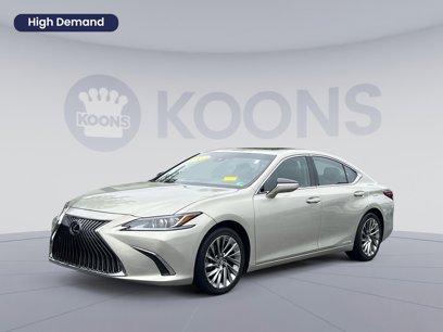 Used 2022 Lexus ES 300h w/ Accessory Package 2