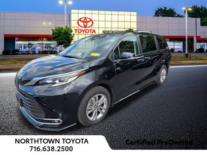 Used 2022 Toyota Sienna Platinum