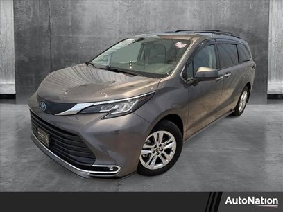 Used 2022 Toyota Sienna XLE