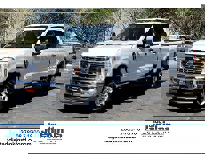 New 2025 Ford F350 XLT