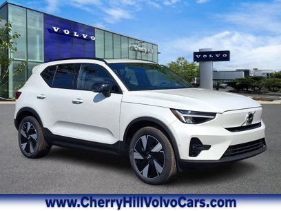 New 2025 Volvo EX40 Plus w/ Climate Package