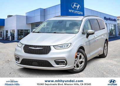 Used 2023 Chrysler Pacifica Limited