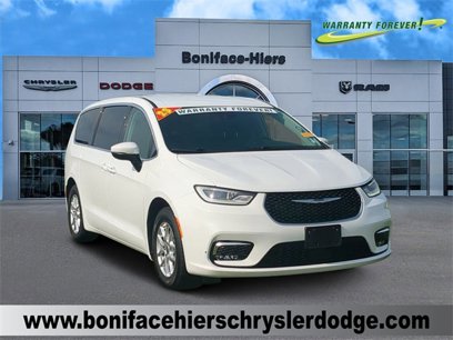 Used 2023 Chrysler Pacifica Touring-L