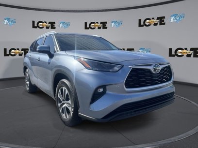 Used 2023 Toyota Highlander XLE