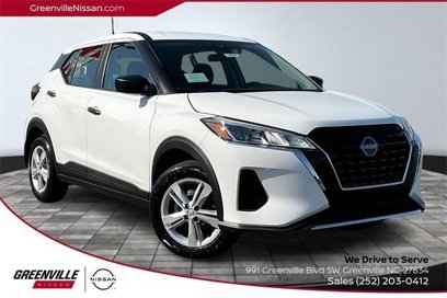 New 2025 Nissan Kicks Play S
