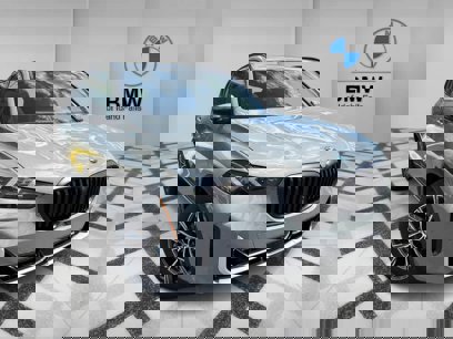 New 2025 BMW X5 xDrive40i w/ Parking Assistance Package