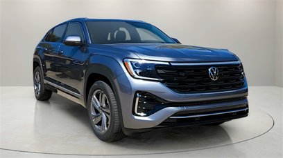 New 2024 Volkswagen Atlas Cross Sport SEL R-Line