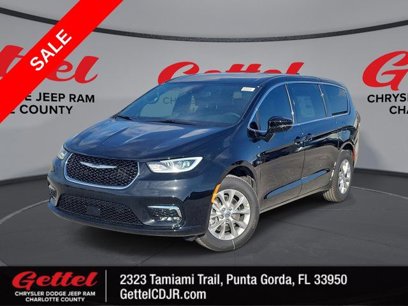 New 2025 Chrysler Pacifica Select