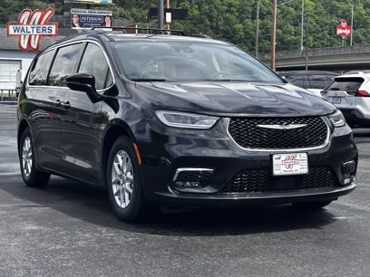 Used 2022 Chrysler Pacifica Touring-L