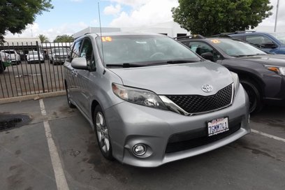 Used 2014 Toyota Sienna SE