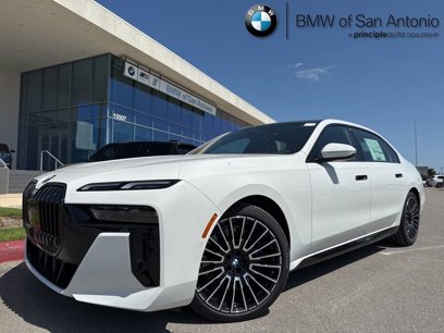 New 2025 BMW 760i xDrive