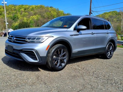 Used 2022 Volkswagen Tiguan SE w/ Panoramic Sunroof Package