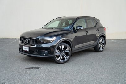 Used 2023 Volvo XC40 B5 Ultimate w/ Protection Package Premier